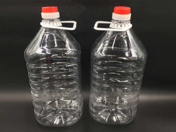 如何去防止塑料桶產品變形伯偉塑料廠家有自己的辦法。